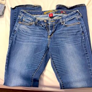 Juniors size 11 long curvy bootcut Arizona